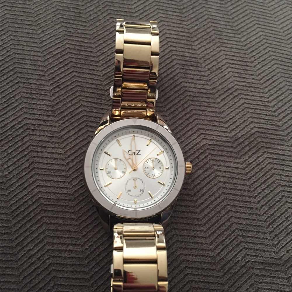 Watch - Picture 2 of 3